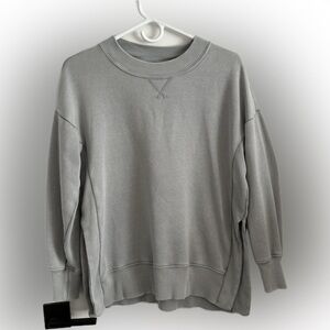 Aerie: Women’s Long Sleeve Top with side slits- size XS(pit to pit approx 23in)